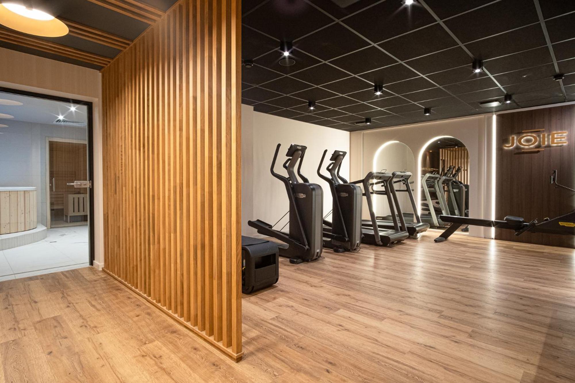 Mercure Saint-Lary Luaran gambar