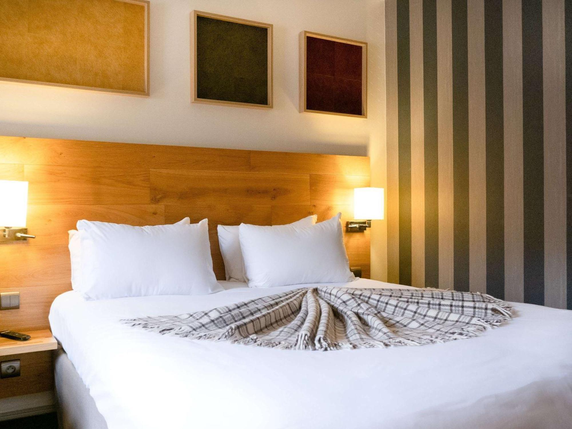 Mercure Saint-Lary Luaran gambar