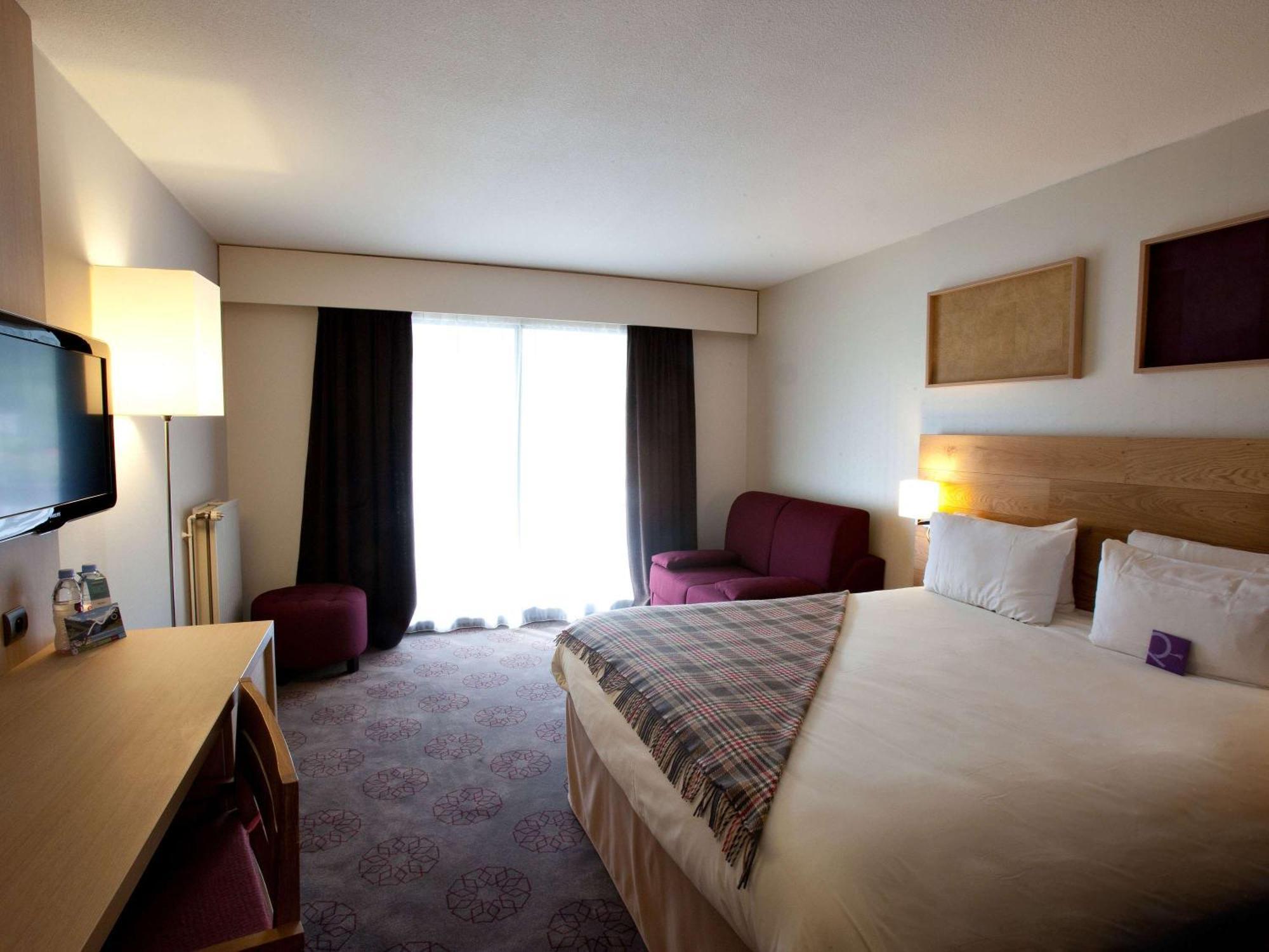 Mercure Saint-Lary Luaran gambar